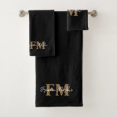 Elegant Monogram Black Gold Script Name Bad Handdoek (Insitu)