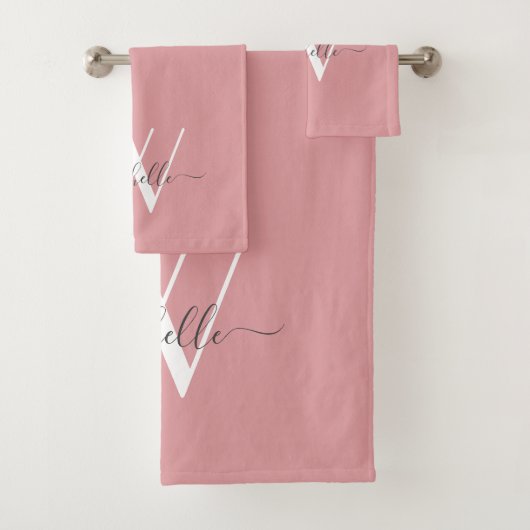 Élégant Monogram Blush Pink Nom Script (En situation)