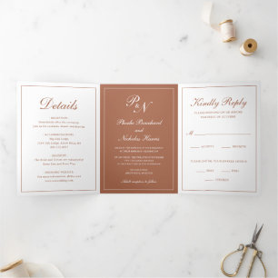 Elegant Monogram Foto Formele Terracotta Wedding Drieluik Uitnodiging