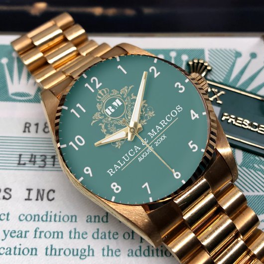 Elegant Monogram green and gold Couple names Horloge