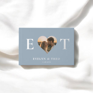 Élégant Monogram Heart Blue Mariage livre d'hôtes