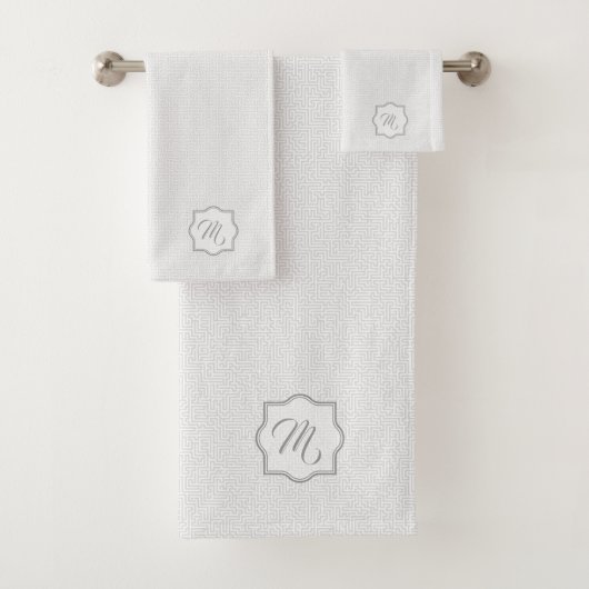 Elegant monogram lichtgrijs geometrisch patroon bad handdoek (Insitu)