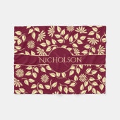 Elegant Monogram Naam Leaf Daisy Pattern Burgundy Fleece Deken (Voorkant (Horizontaal))