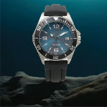 Elégant Monogramme Bleu Brossé Metallic Montre<br><div class="desc">Élégant Monogramme Bleu Brossé Métallique. Cette montre élégante et moderne est conçue avec la typographie de script de nom associée à la typographie blanche en noir sur un arrière - plan métallique brossé Bleu chic et a de l'espace pour vous pour écrire votre nom, Le nom monogramme peut facilement être...</div>