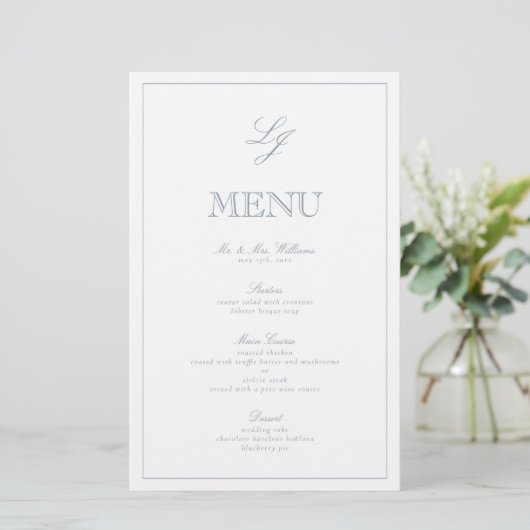 Élégant Monogramme Dusty Blue Script Menu Mariage (Debout devant)