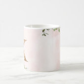 Élégant Monogramme Floral Rose K Café Mug (Centre)