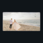 Élégant Monogramme photo minimal moderne<br><div class="desc">Design élégant et minimaliste avec un modèle photo simple avec un monogramme initial et un élément de ligne de séparation.</div>