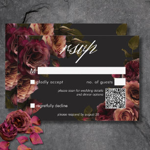 Elegant Moody Muted Rust & Bourgondië Floral QR Co RSVP Kaartje