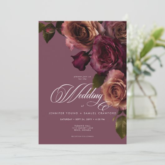 Elegant Moody Rust Burgundy Floral QR Code Wedding Kaart (Staand voorkant)