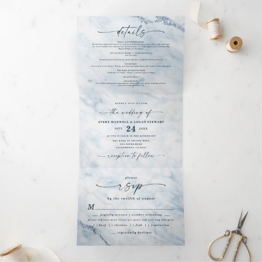Elegant Moonlight Blue Metallic Marmer Wedding Drieluik Uitnodiging (Binnen)