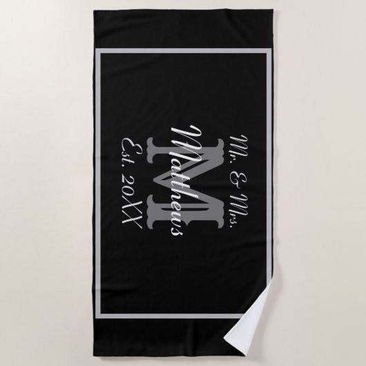 Elegant Mr. en Mrs Monogram Black Strandlaken (Voorkant)