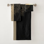 Élégant Noir moderne Grille d'or floral Mandala (En situation)