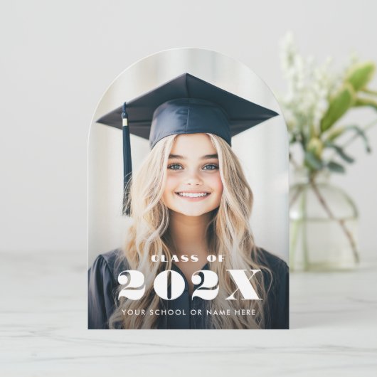 Elégant nom moderne photo graduation faire-part (Debout devant)