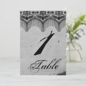 Élégant numéro de table de mariage gothique en den (Debout devant)