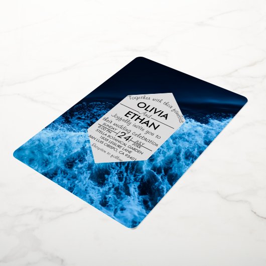 Elégant océan bleu vagues Mariage Foil Invitation (Rotation)
