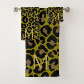 Elegant Olive Green Leopard Monogram  (En situation)