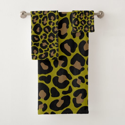 Elegant Olive Green Leopard Print Bad Handdoek (Insitu)