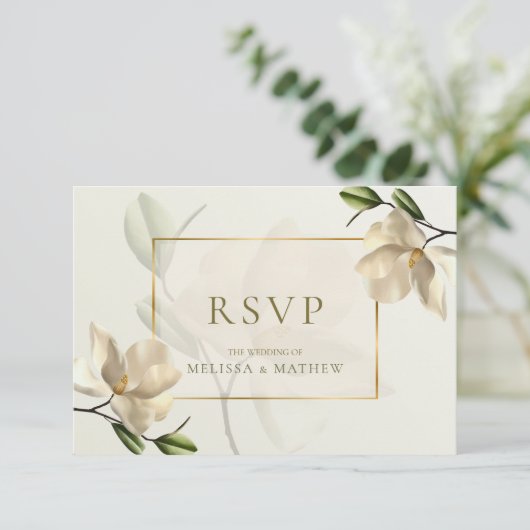 Elegant Oosters Wit Magnolia Bruiloft RSVP Kaart (Staand voorkant)