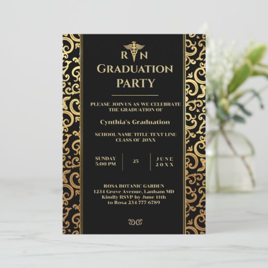 Elégant or Frame Graduation Party Invitation (Debout devant)