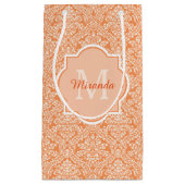 Elegant Oranje Damask Pattern Monogram en naam Klein Cadeauzakje (Voorkant)