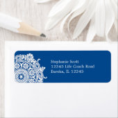 Élégant Ornement blanc/Royal bleu Avery Étiquette (En situation)