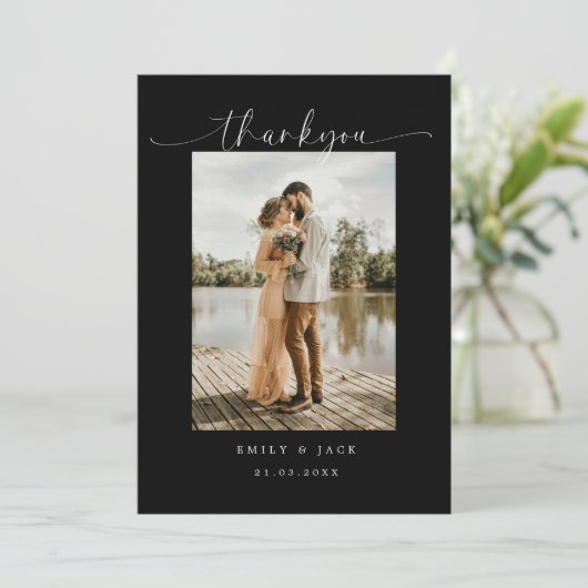 Elegant paar Minimalistisch Eenvoudig Script Trouw Kaart (Staand voorkant)