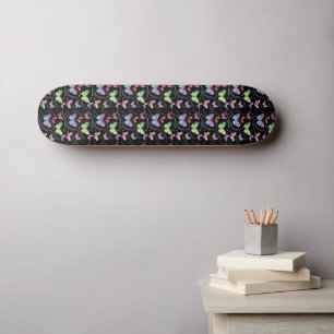 Elegant Paars en blauw, heldere vlinders Skateboard