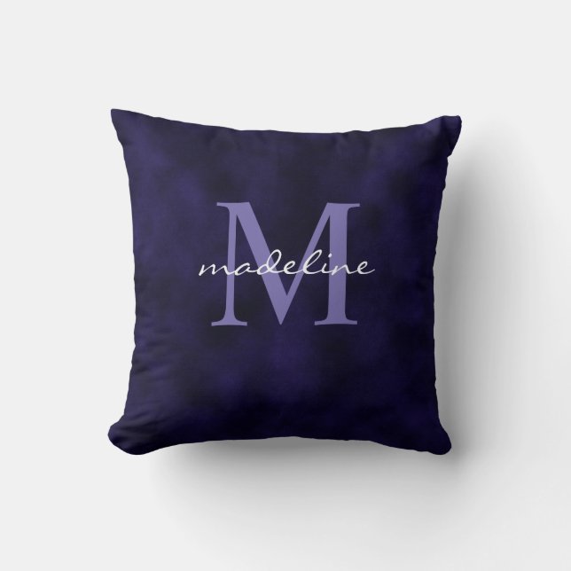 Elegant Paars Velvet Script Monogram Kussen (Voorkant)