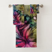 Elegant Paarse Floral Bad Handdoek (Insitu)