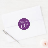 Elegant Paarse Monogram 60e Verjaardagsfeestje Ronde Sticker (Envelop)