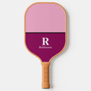 Elegant Paarse & Roze Monogrammed Modern Script Pickleball Paddle