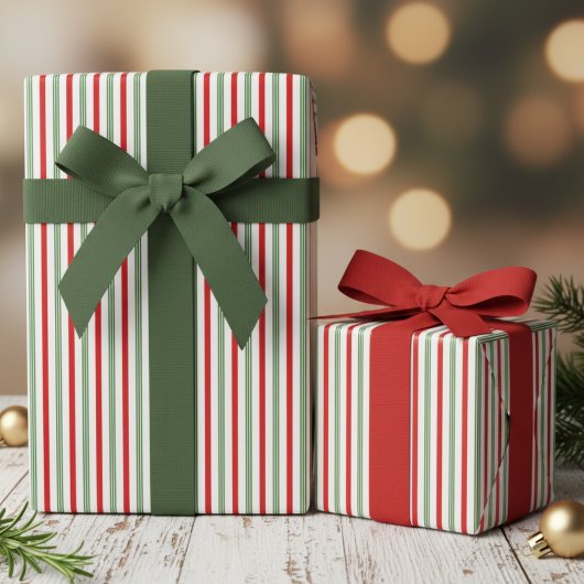 Élégant papier cadeau à rayures fines vert chasser