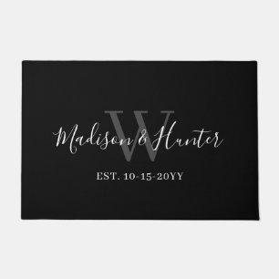 Elegant Pas getrouwd Black White Script Monogram N Deurmat