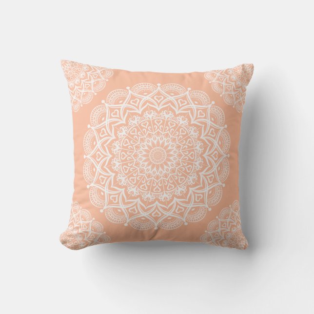 Elegant Peach Boho Mandala Kussen (Voorkant)