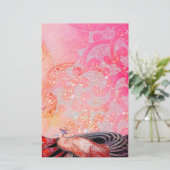 ELEGANT PEACOCK IN RED SPARKLING PINK FUCHSIA BRIEFPAPIER (Staand voorkant)