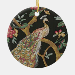 Elégant Peacock Sur Ornement Noir