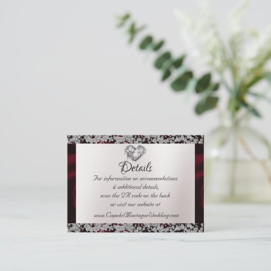 Elegant Pearl, Bourgogne Ribbon & Sparkle QR Code Informatiekaartje (Staand voorkant)