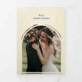 Elegant Periwinkle Floral Wedding Drieluik Uitnodiging (Cover)