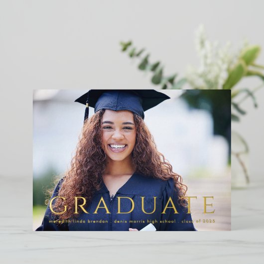 Elegant Photo Black Gold Foil Afstudeerder Aankond Folie Uitnodiging (Staand Voorkant)