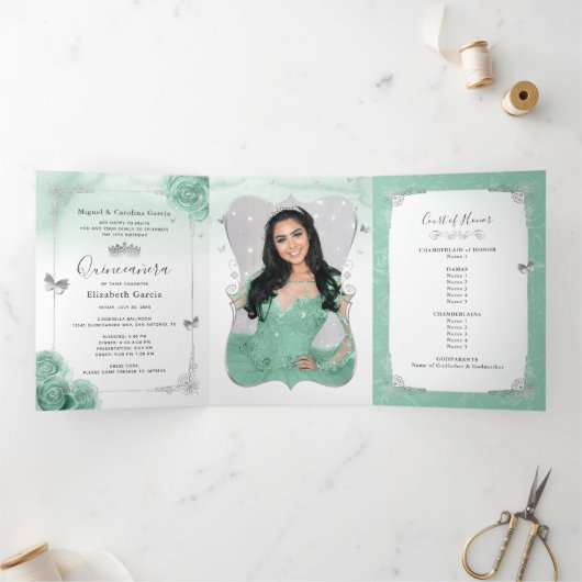 Elegant Photo Silver en Seafoam Green Quinceañera Drieluik Uitnodiging (Binnen)