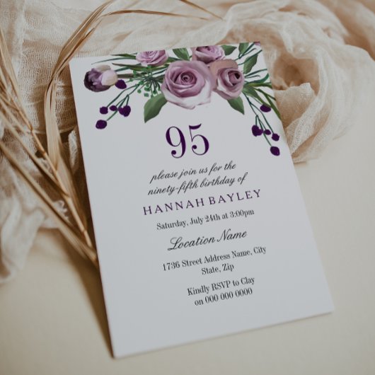 Elegant Plum Paars Roos 95th Birthday Invitation Kaart