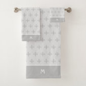 Elegant Polka Dots on Light Silver Grey Bad Handdoek (Insitu)