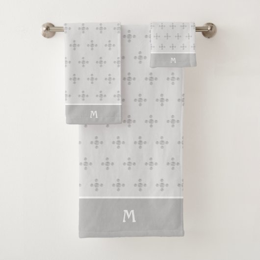 Elegant Polka Dots on Light Silver Grey Bad Handdoek (Insitu)
