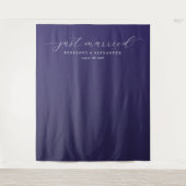 Elegant Purple Just Married Calligraphy Wandkleed (Voorkant)