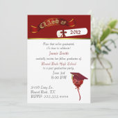 Élégant Red and Gold Graduation Party Invitation (Debout devant)