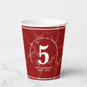 Elegant Red Marble 5 jaar Jubileum Papieren Bekers (Achterkant)