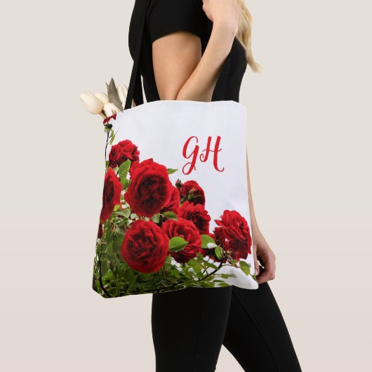 Elegant Red Rose Bouquet Monogram Draagtas (Dichtbij)