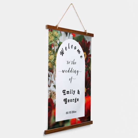 Elegant red roses floral Wedding Welcome Hangend Wandkleed (Gebogen)