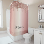 Élégant rideaux de douche à goutte rose étincelant (En situation)