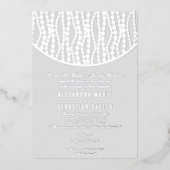 Elegant Romantic Script Grey Pearls Wedding Silver Folie Uitnodiging (Voorkant)
